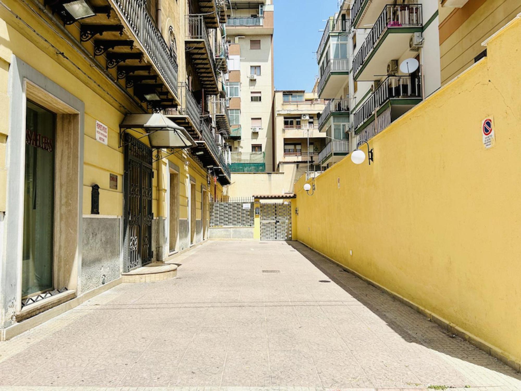Palermo Central Esterno foto